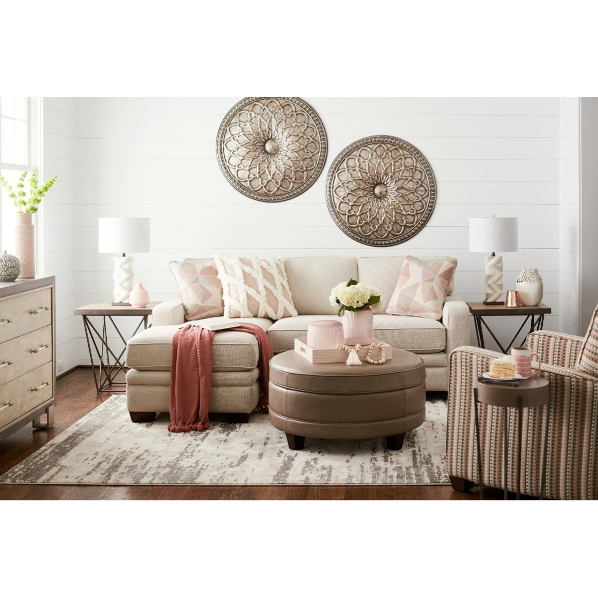 La Z Boy Meyer Contemporary 2 Piece Sectional With Right Sitting