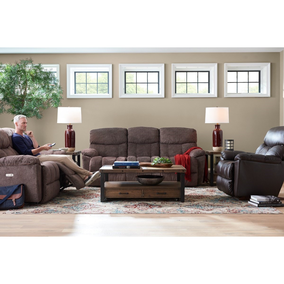 La Z Boy Morrison Casual Reclining Sofa Conlin S Furniture