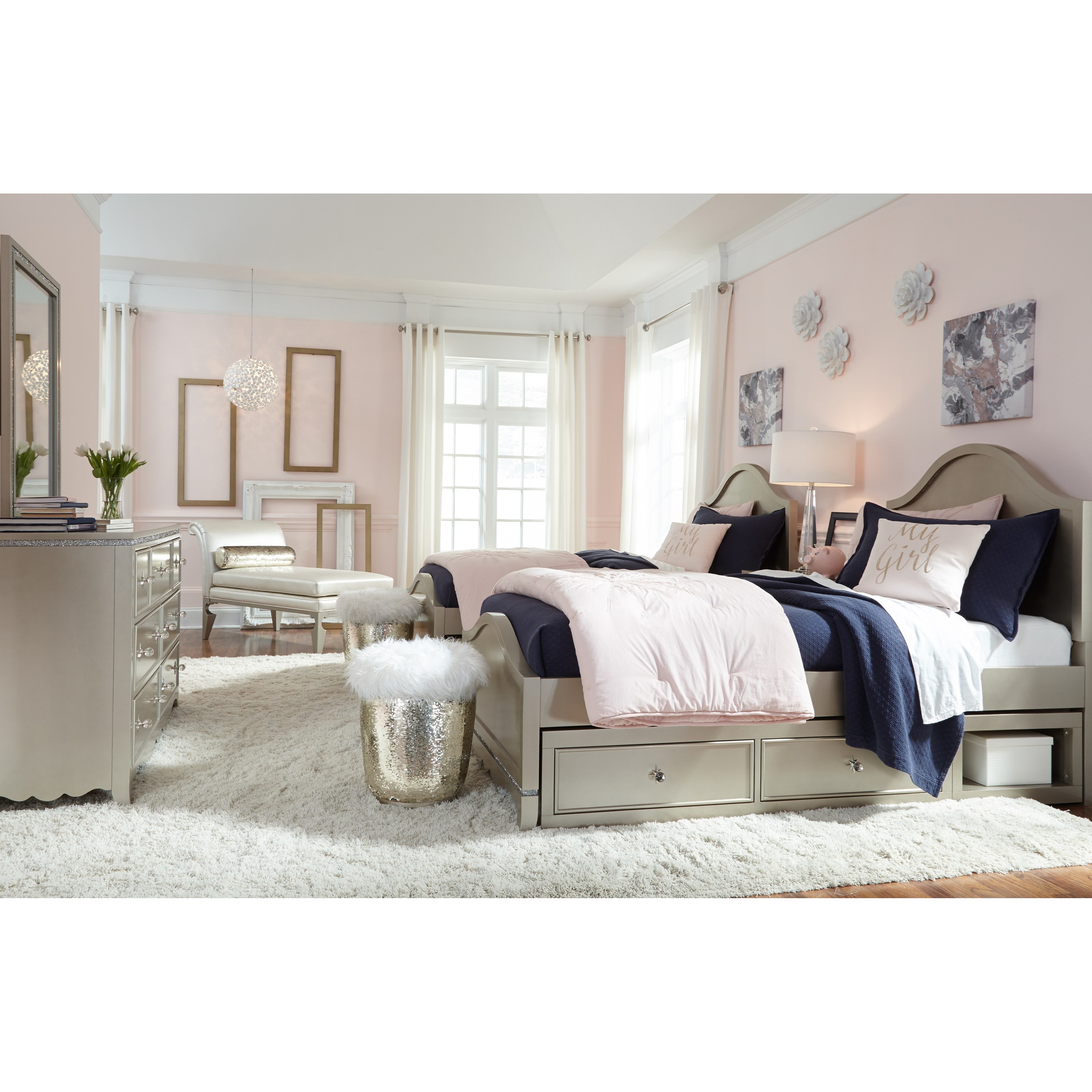 Glitz And Glam Full Bedroom Group