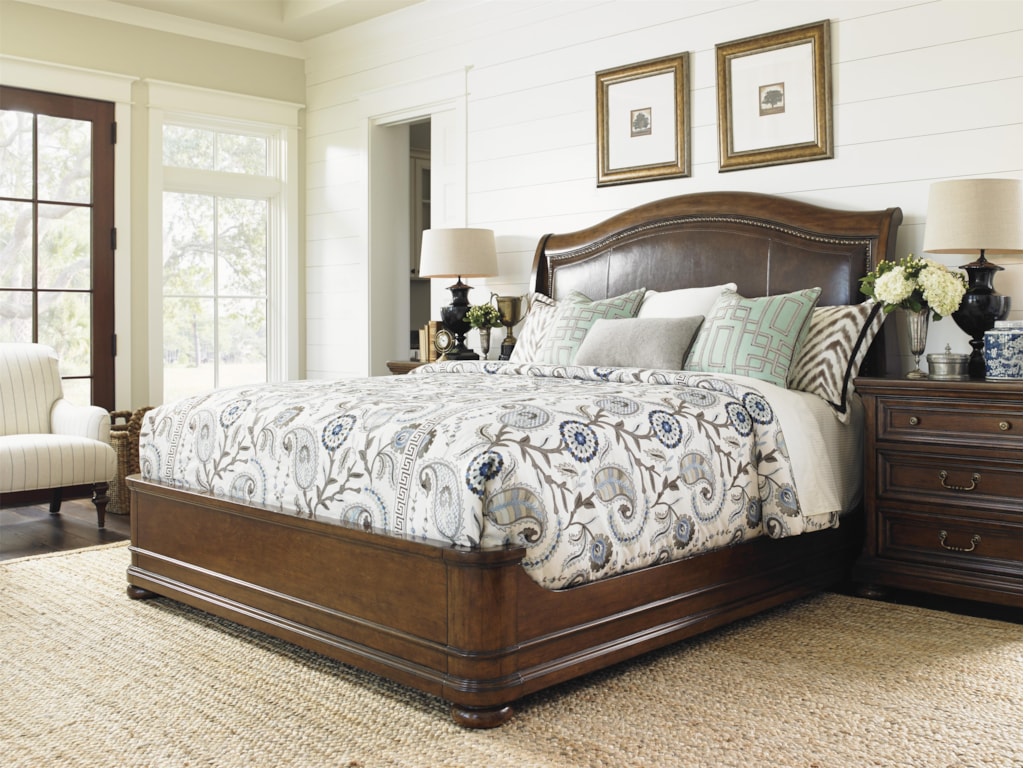 Lexington Coventry HillsQueen Chandler Mills Upholstered Bed