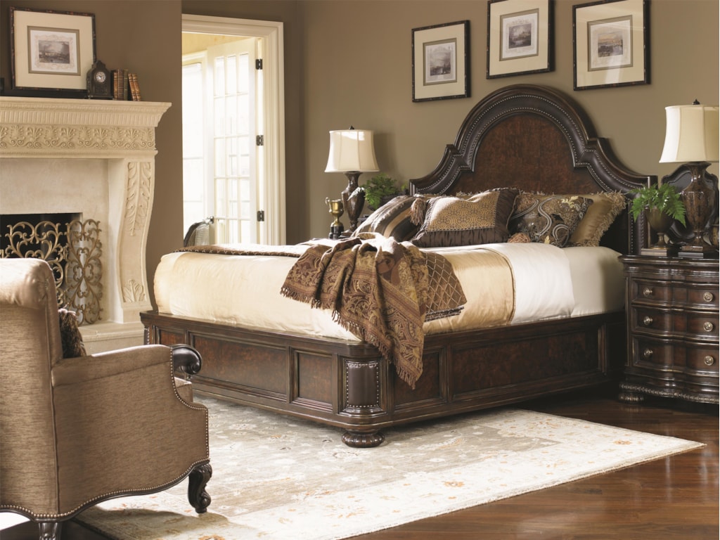 Lexington FlorentinoKing Cavallino Platform Bed