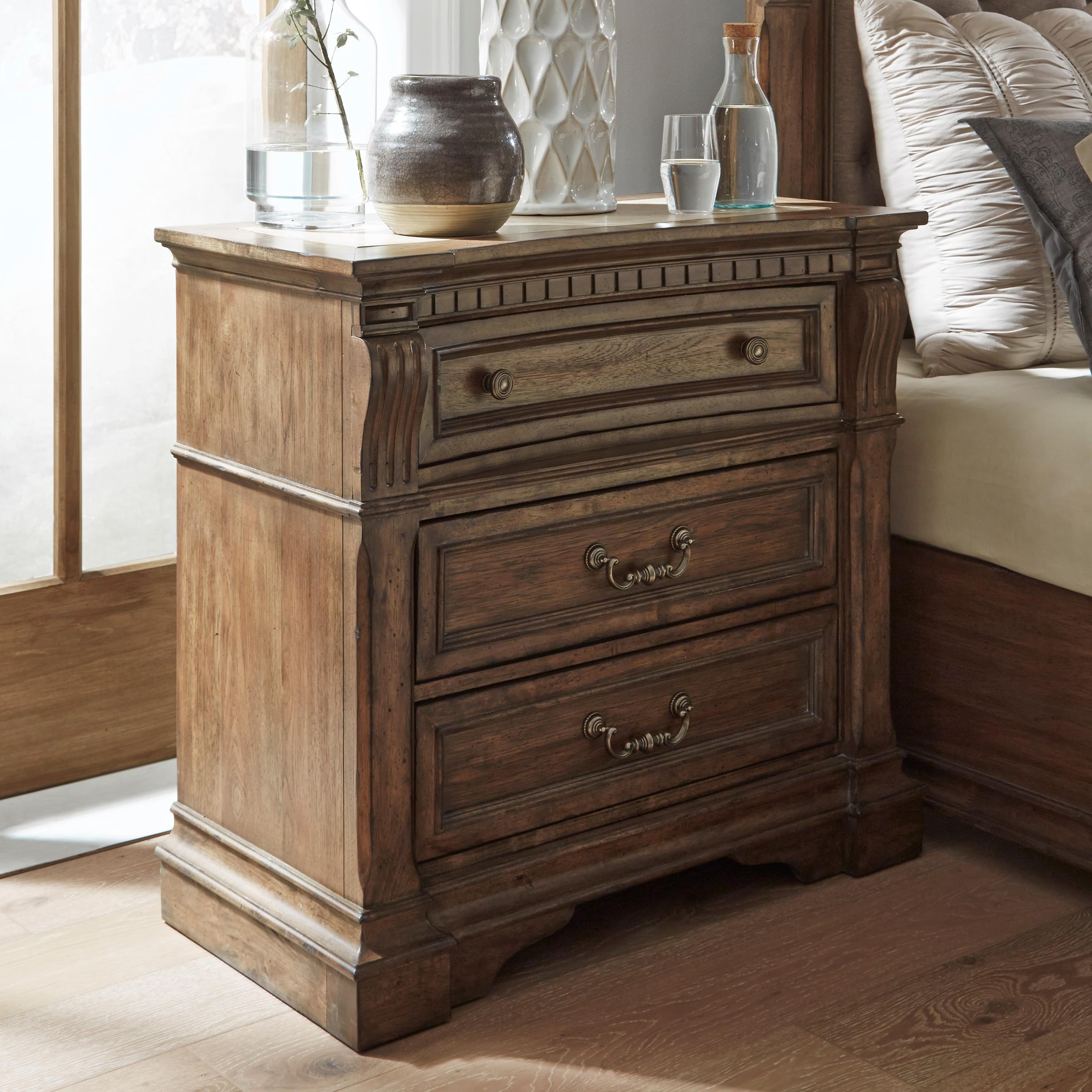 Traditional 3-Drawer Bedside Chest