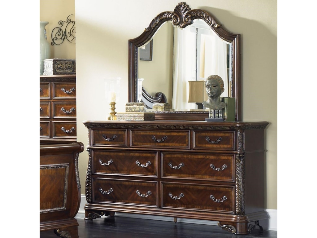 Liberty Furniture Highland Court Traditional 7 Drawer Liberty Furniture Highland Court Traditional 7 Drawer