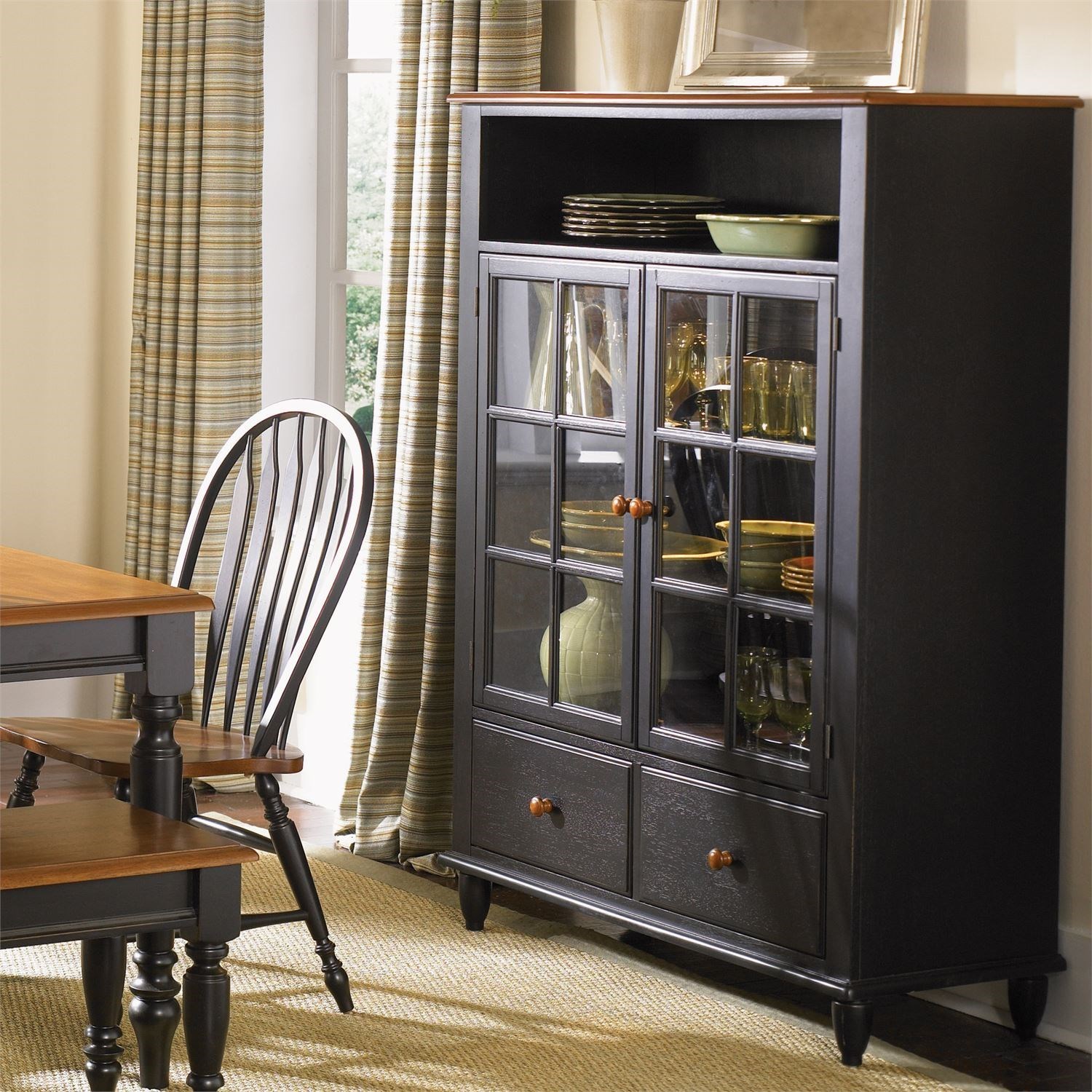 Liberty Furniture Low Country Curio Cabinet With Touch Lighting