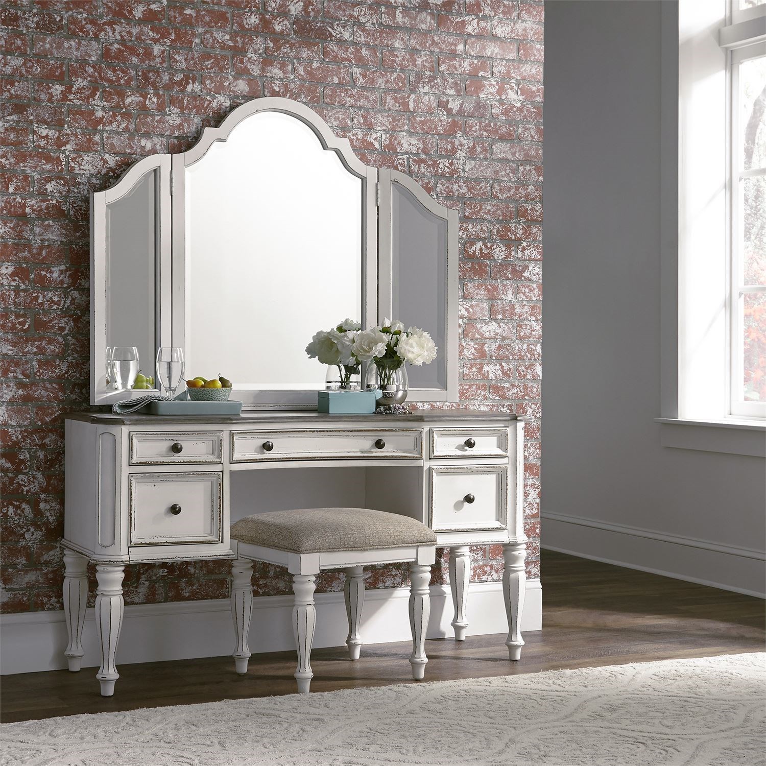 Liberty Furniture Magnolia Manor Bedroom Vanity Set Johnny