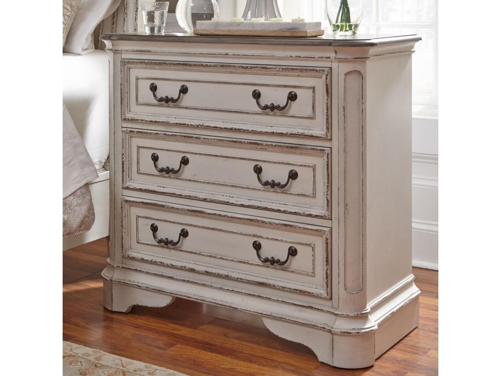 Magnolia Manor Traditional 3 Drawer Bedside Chest With Usb Ports By Liberty Furniture At Zak S Home