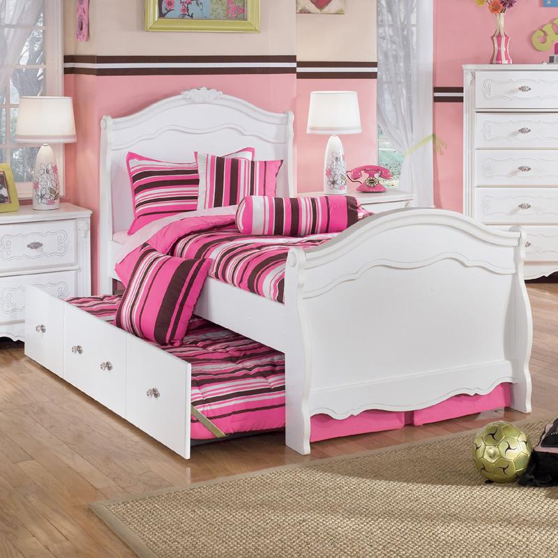 Signature Design By Ashley Exquisite Twin Sleigh Bed With French