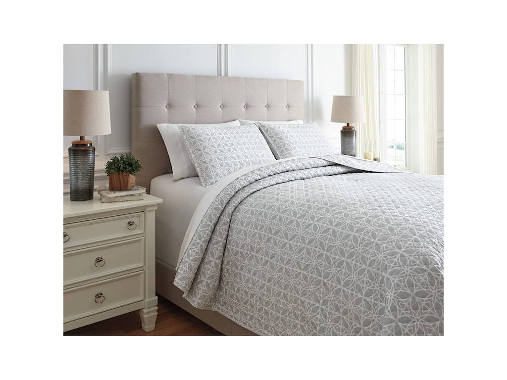 Gray And White Quilt Sets