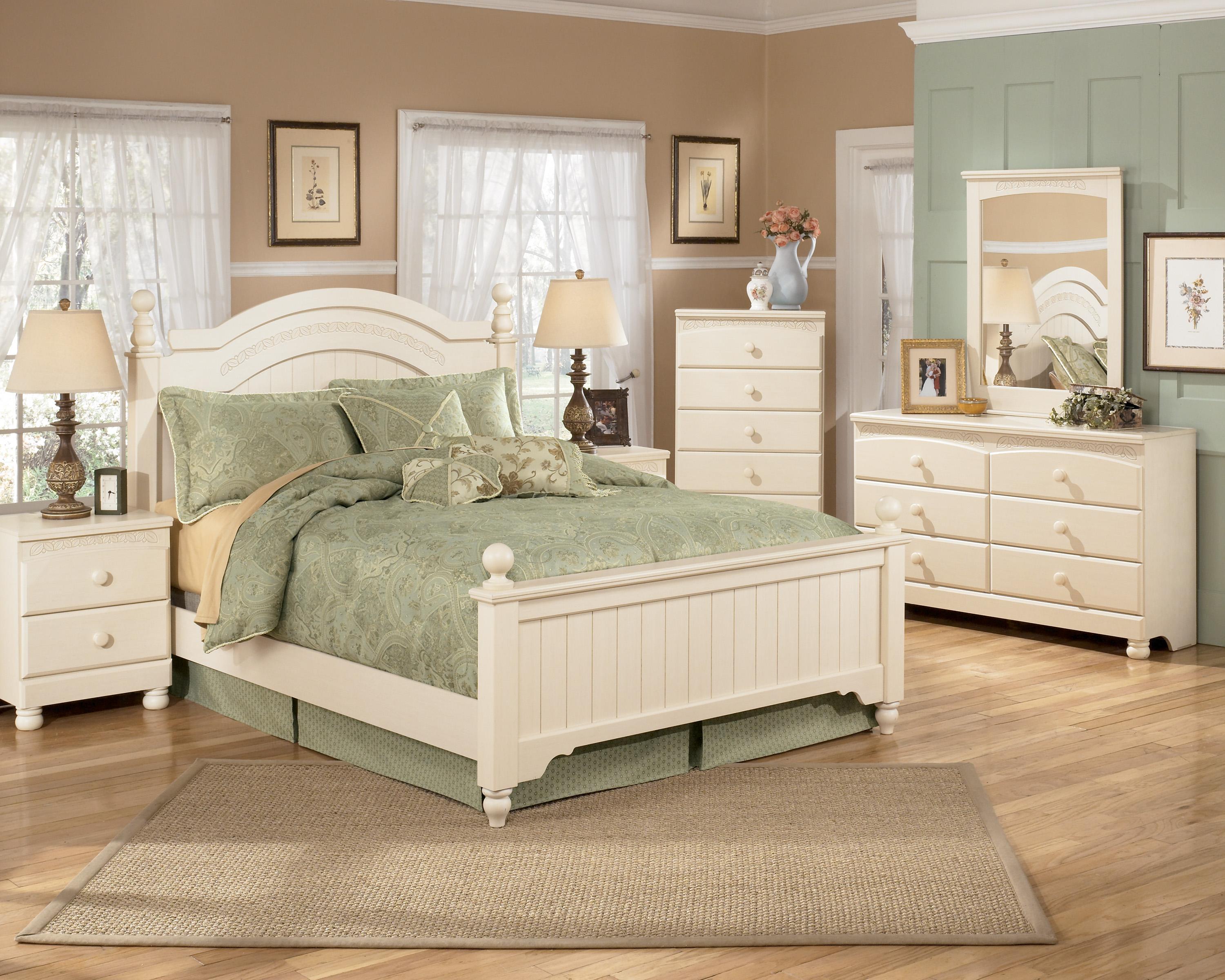Signature Design By Ashley Cottage Retreat Queen Size Poster Bed Find Your Furniture Headboard Footboard