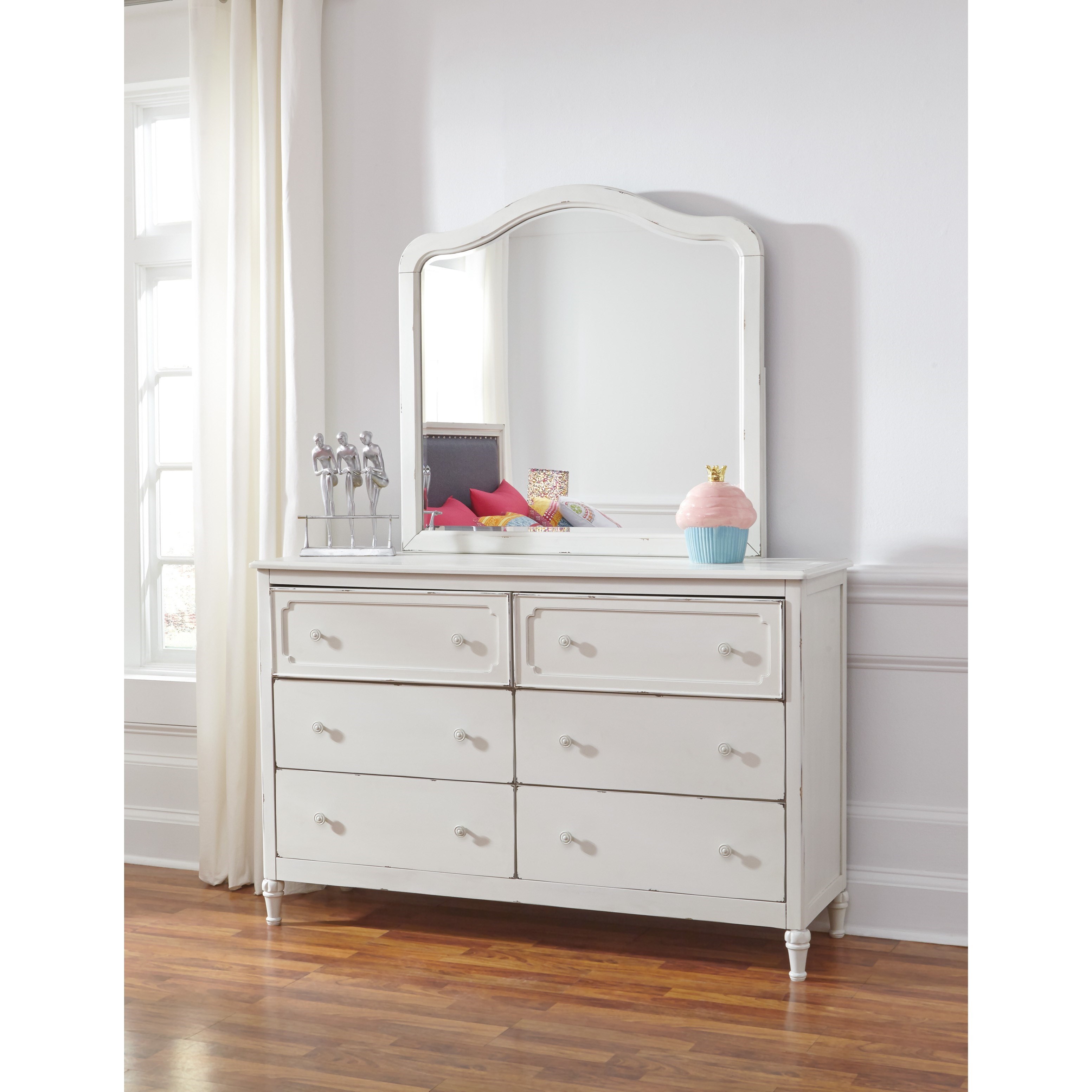 Ashley Signature Design Faelene Relaxed Vintage Drawer Dresser And