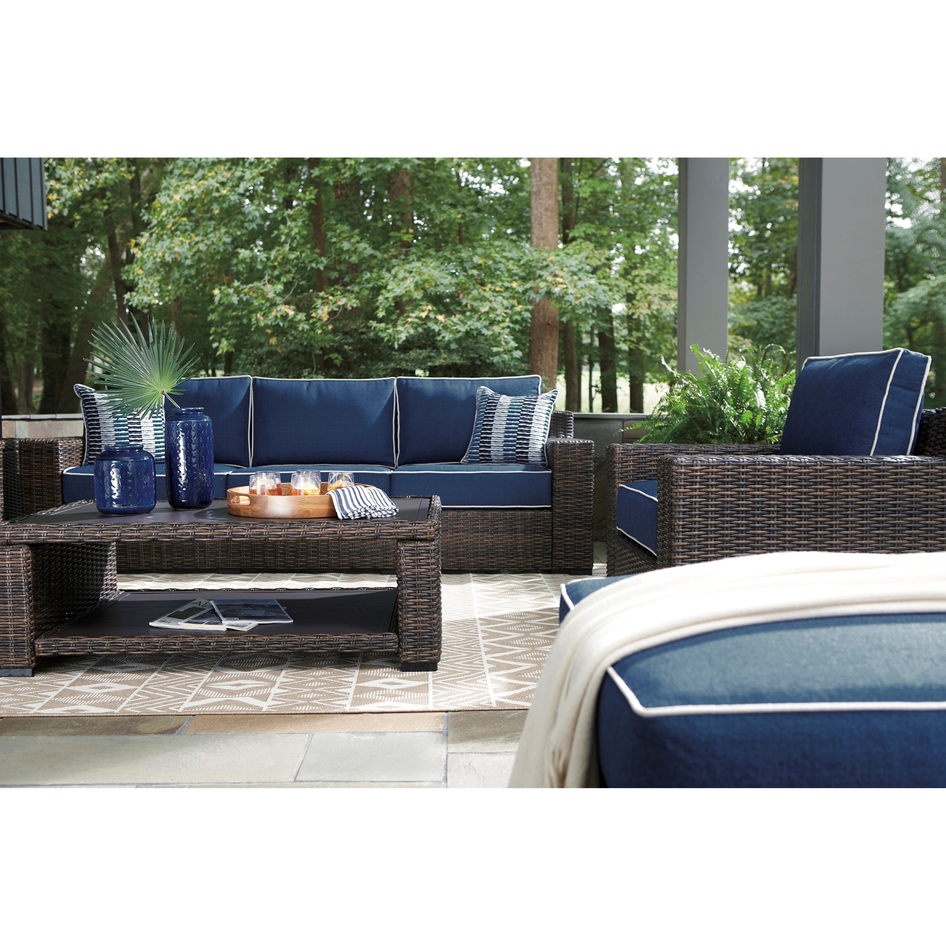 Signature Design By Ashley Grasson Lane P783 838 820 814 701 702 5 Pc Outdoor Seating Group Furniture And Appliancemart Outdoor Conversation Sets Outdoor Chat Sets