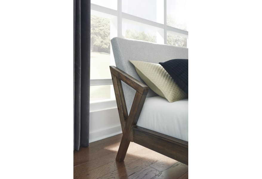 Signature Design By Ashley Kisper B513 77 74 Queen Platform Bed Furniture And Appliancemart Panel Beds