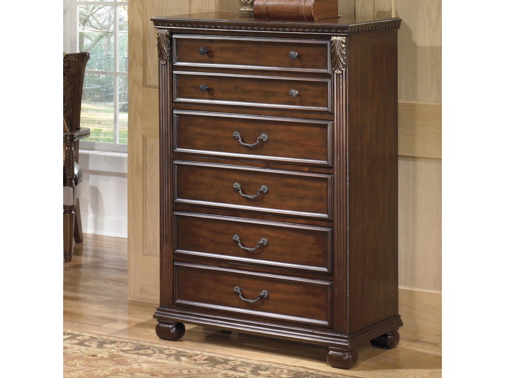 Signature Design By Ashley Leahlyn Traditional 5 Drawer Chest With
