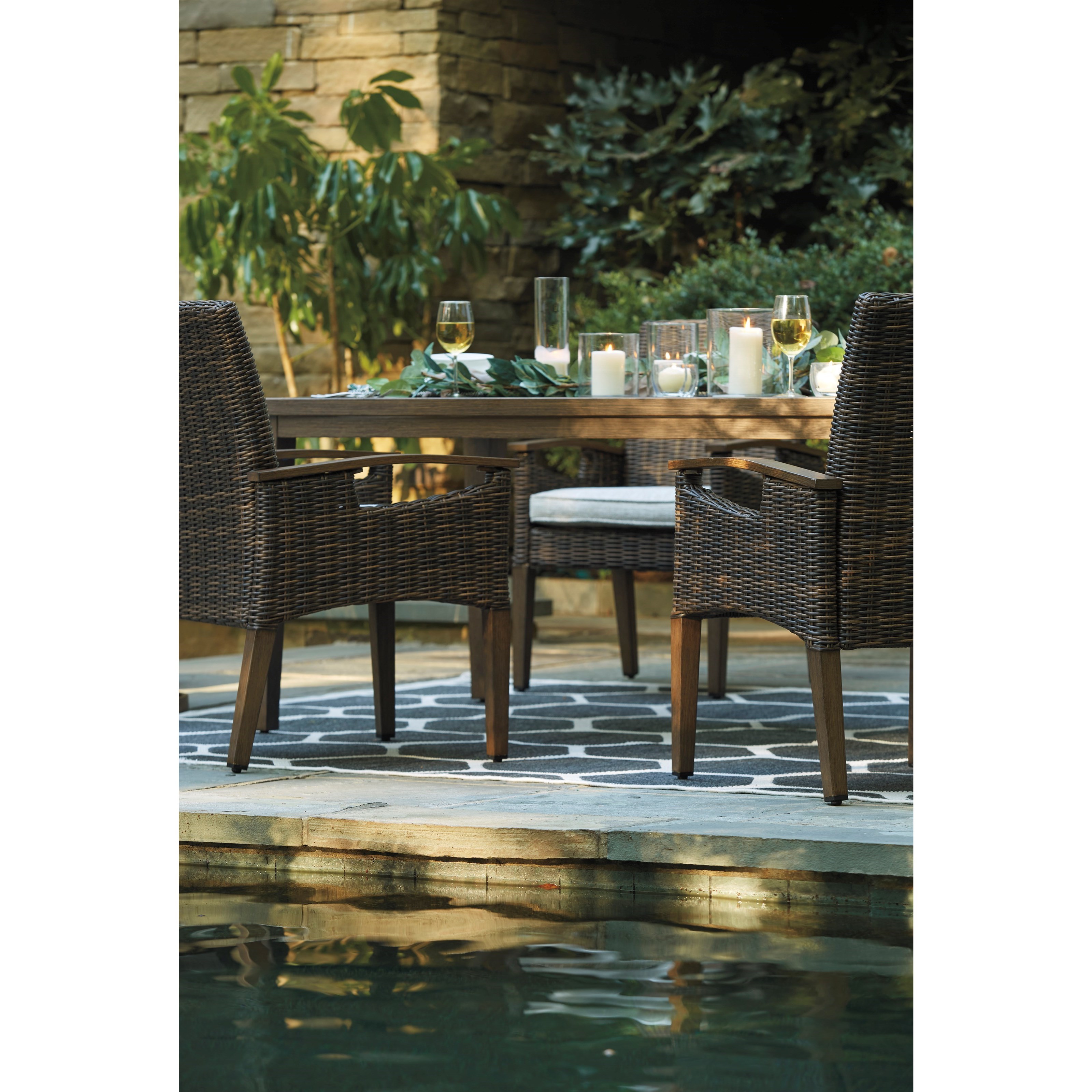 Signature Design By Ashley Paradise Trail Contemporary 7 Piece