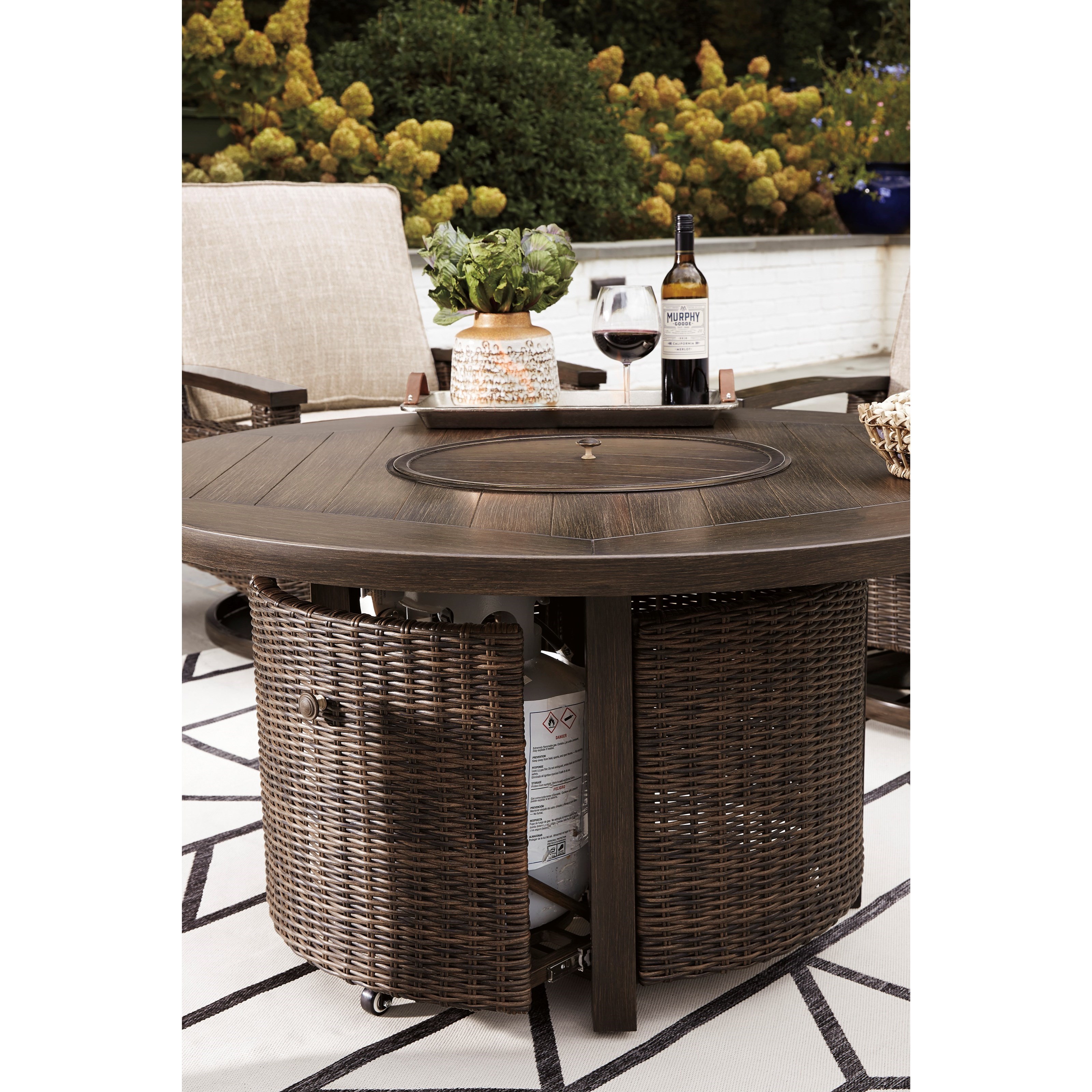 Paradise Trail Contemporary Round Fire Pit Table Sadler S Home