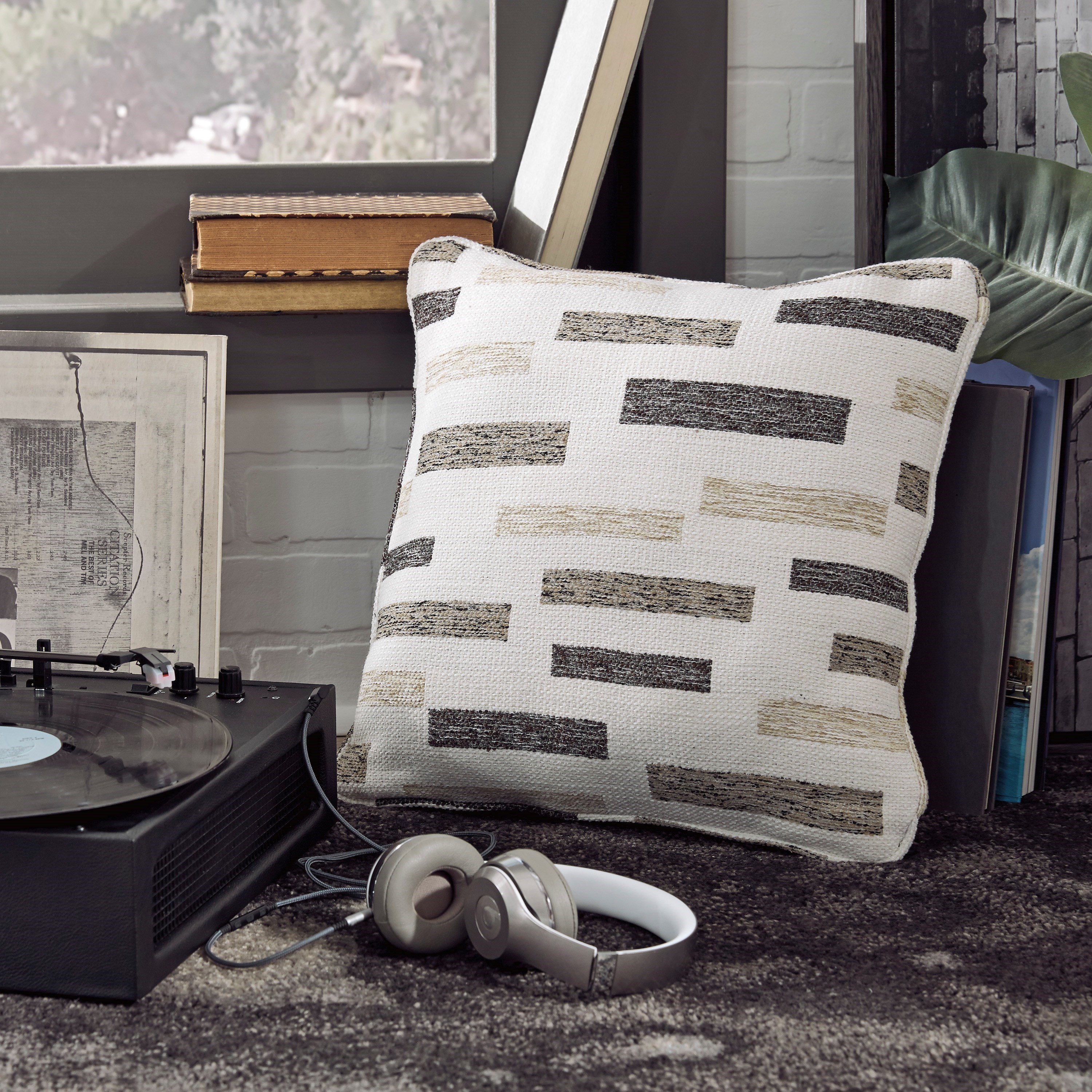 Signature Design By Ashley Pillows Crockett Black Brown Cream