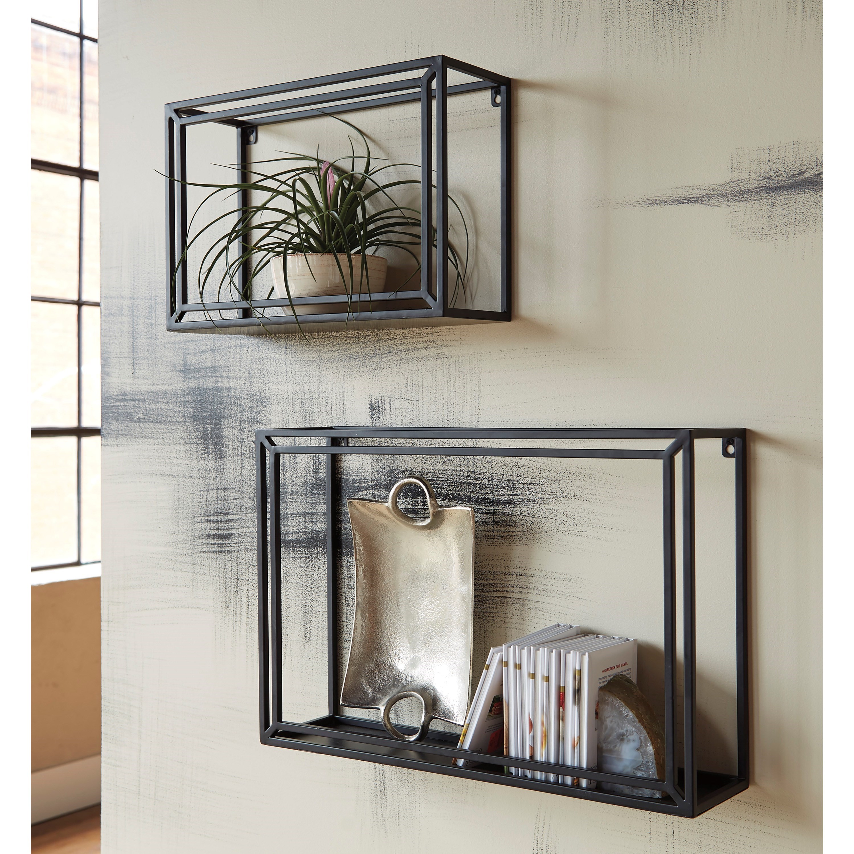 Organizing a Small Bedroom On A Budget