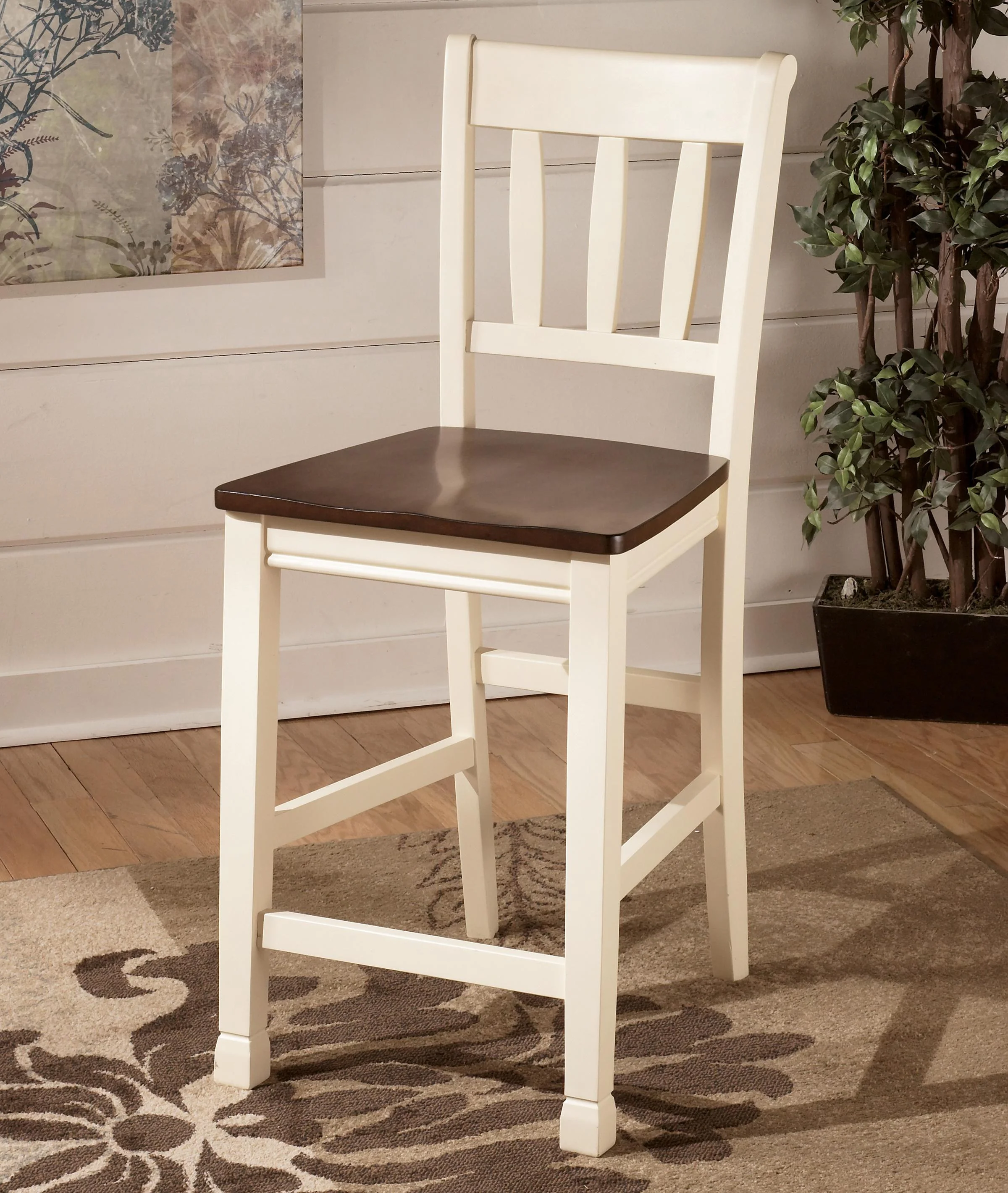 Signature Design by Ashley Furniture Whitesburg D583-224 Two-Tone