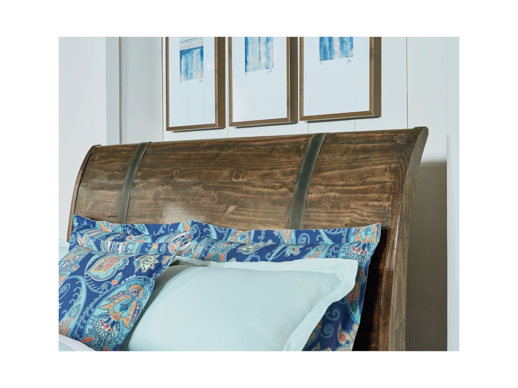 Standard Furniture NelsonQueen Sleigh Bed