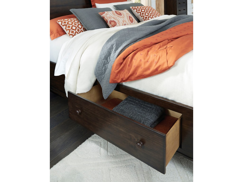 Standard Furniture Paisley CourtQueen Poster Bed w/ Storage