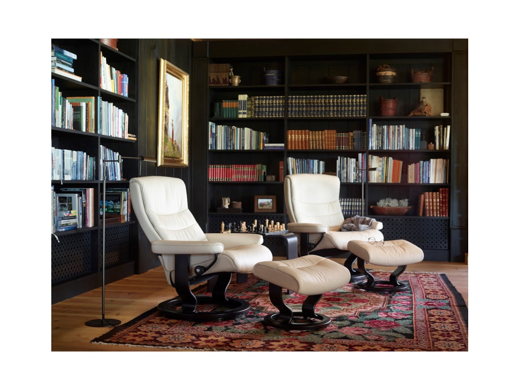 Stressless NordicSmall Chair & Ottoman with Classic Base