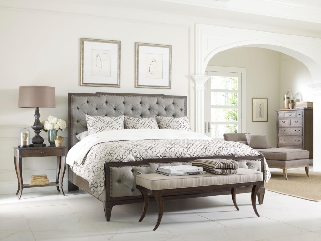 Thomasville® Harlowe & FinchMirabeau Queen Sized Bed w/ Uph Footboard
