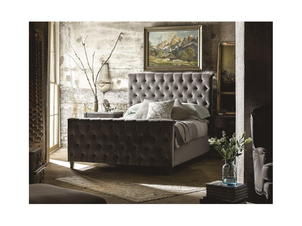 Universal AuthenticityQueen Franklin Street Bed