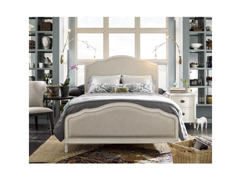 Universal CuratedQueen Amity Bed