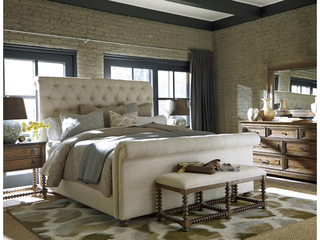 Universal California - Hollywood HillsThe Boho Chic Bed - King