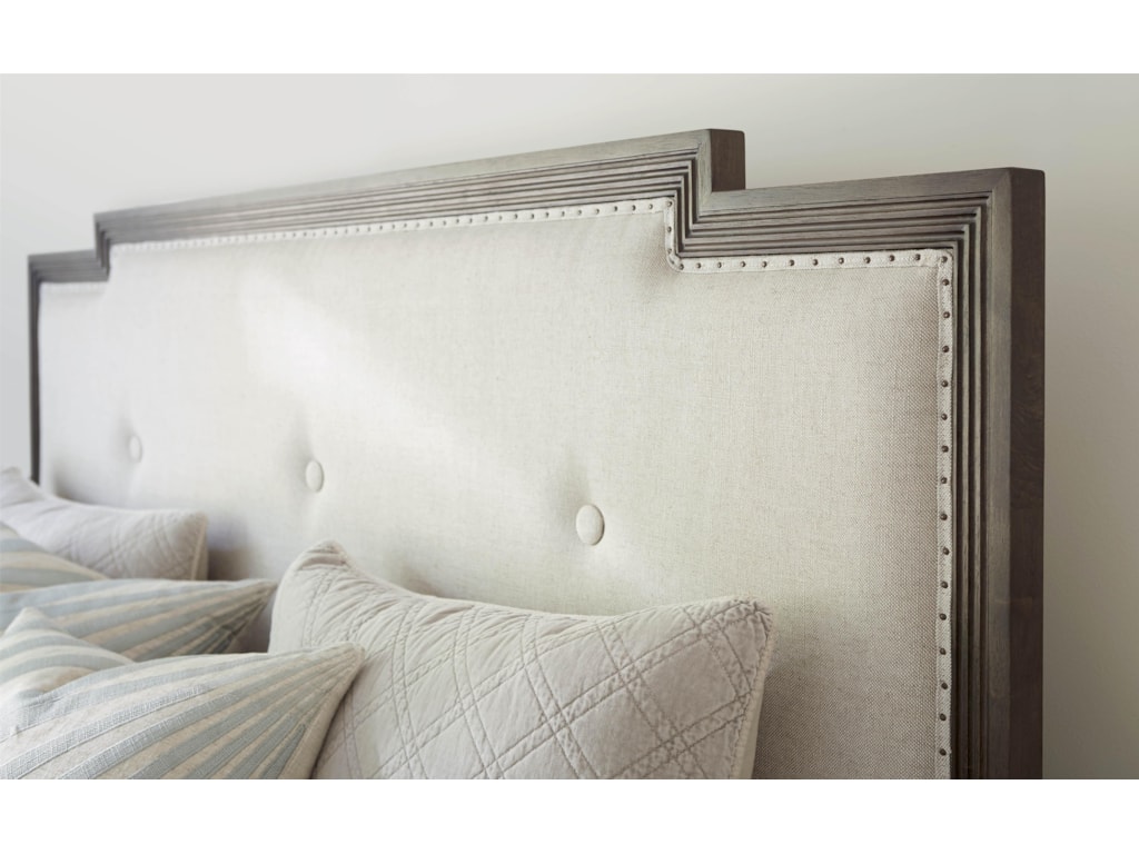 Universal PlaylistQueen Harmony Bed