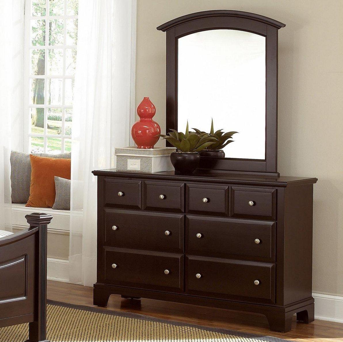 Vaughan Bassett Hamilton Franklin Dresser 6 Drawers Mirror