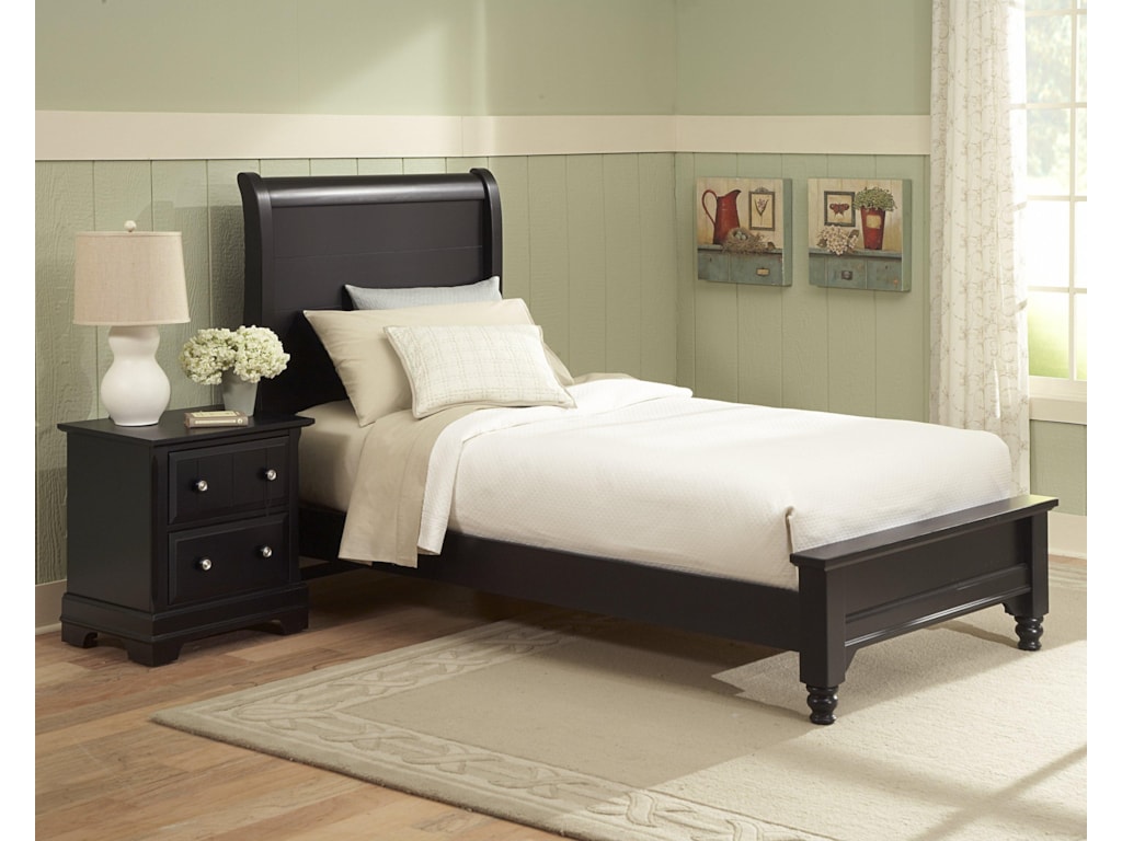 Vaughan Bassett CottageQueen Sleigh Bed w/ Low Footboard
