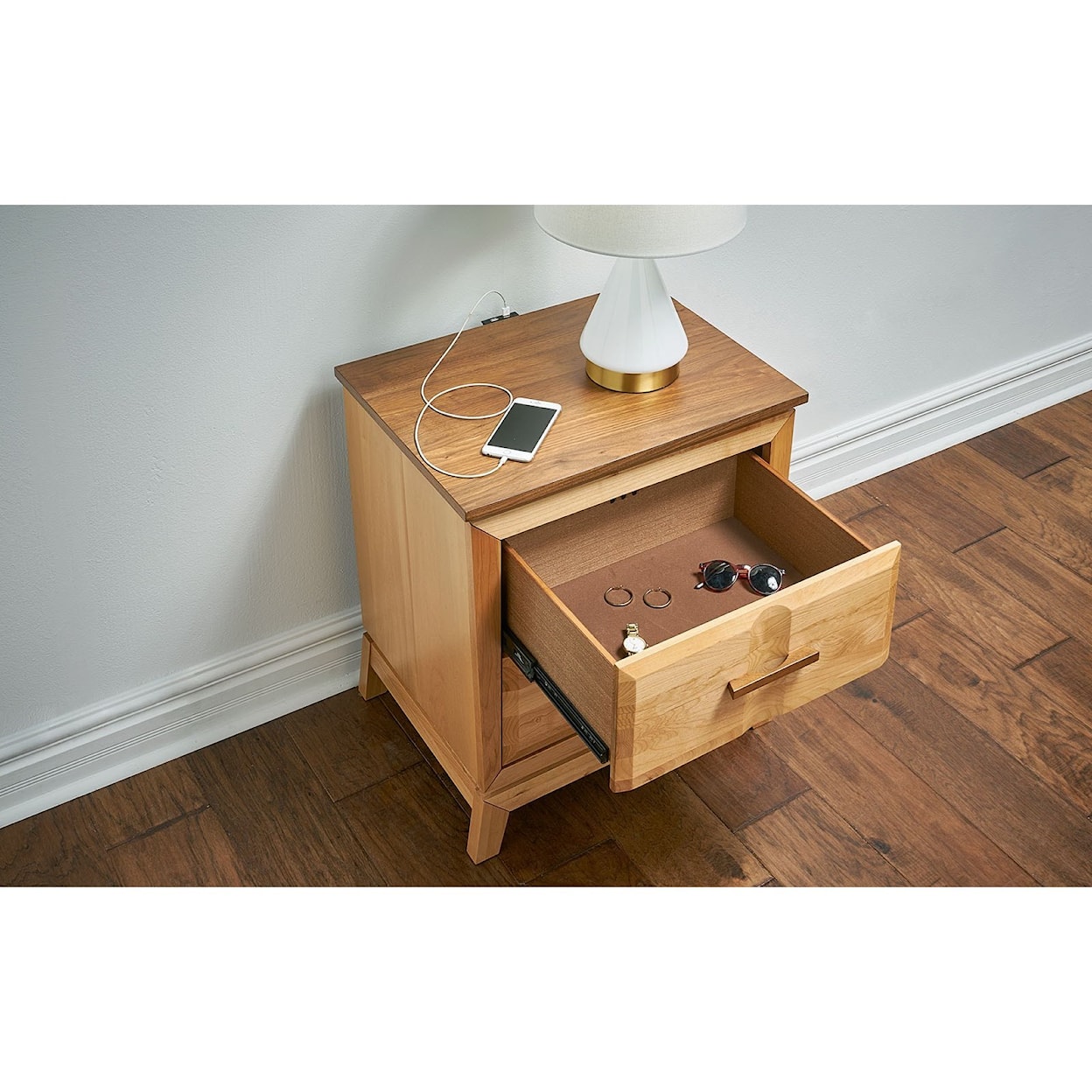 AAmerica Modway Nightstand with USB Port 
