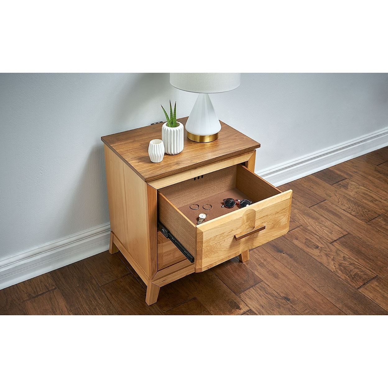 AAmerica Modway Nightstand with USB Port 