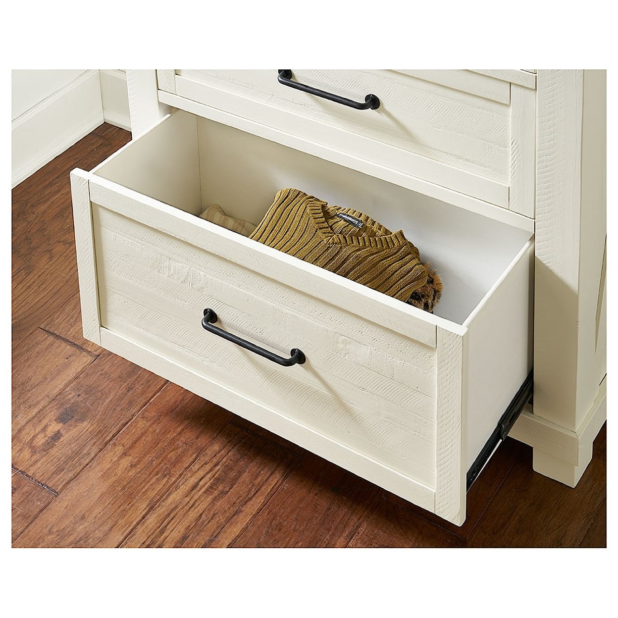 AAmerica Sun Valley Chest of Drawers