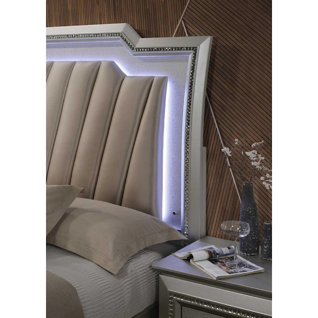 Acme Furniture Kaitlyn California King Bed (LED HB)