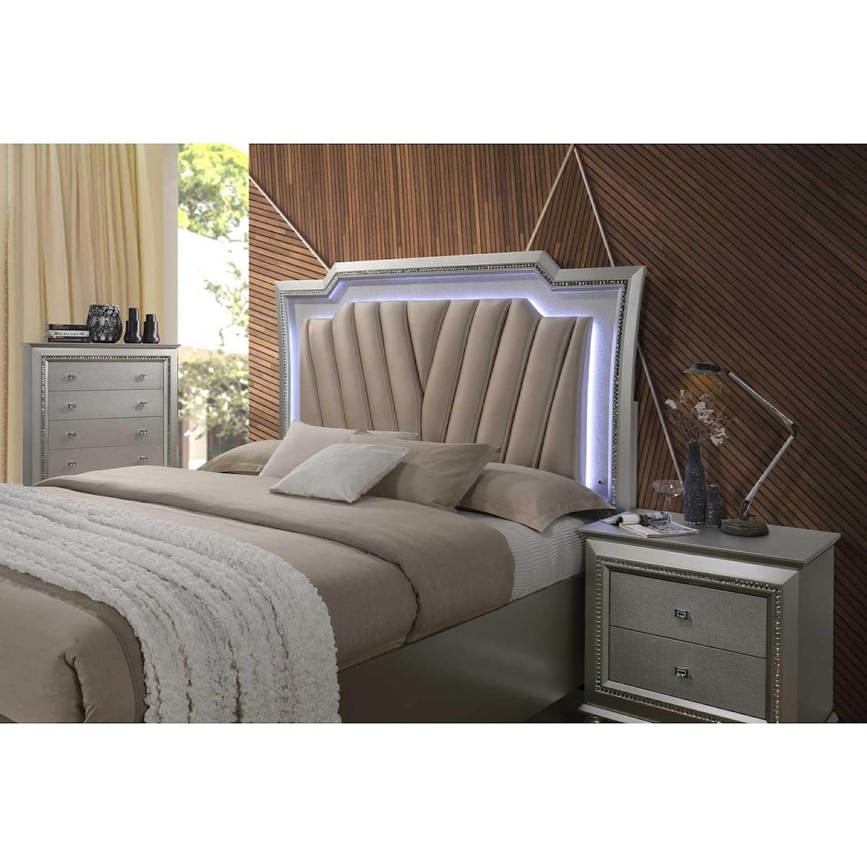 Acme Furniture Kaitlyn Queen Bed (LED HB)