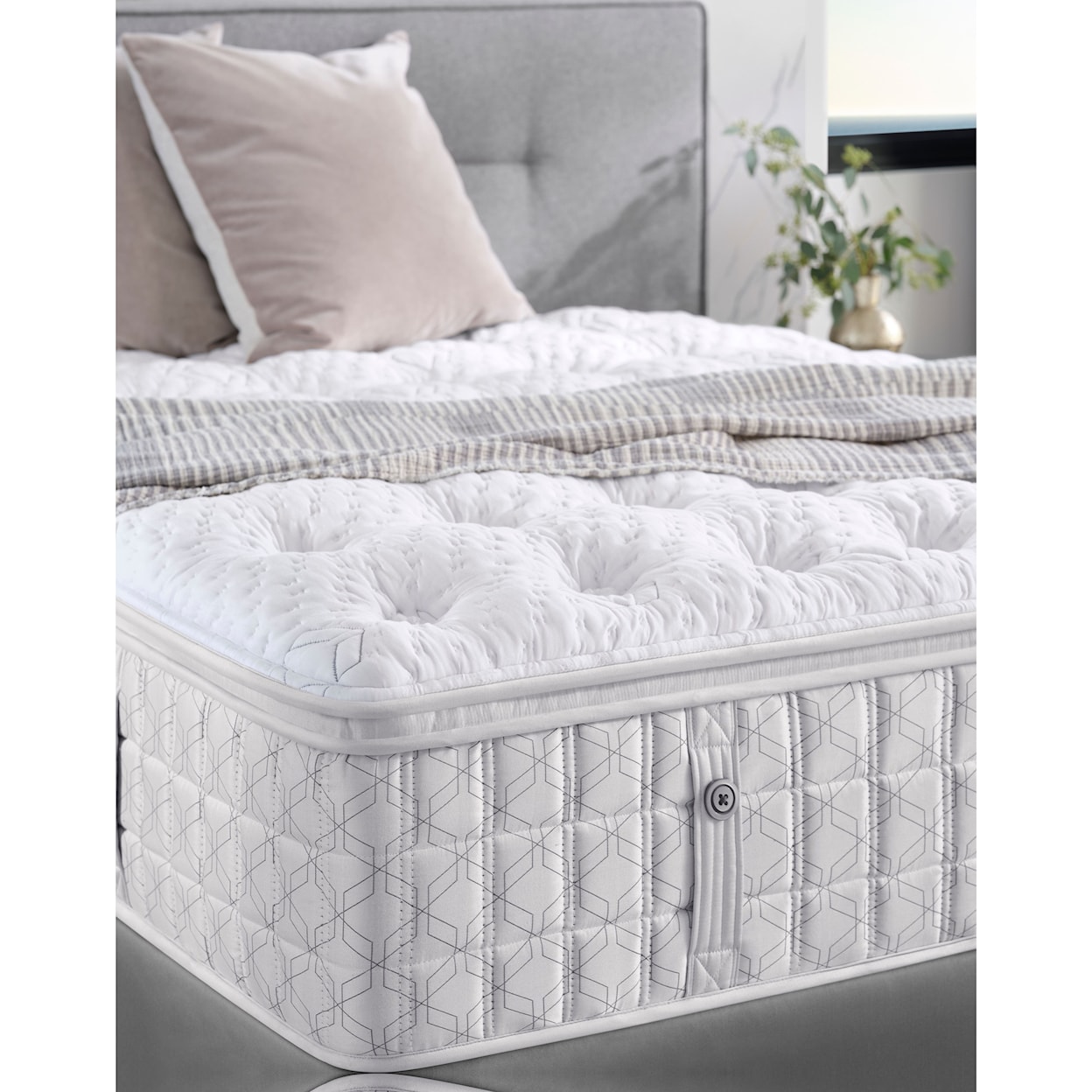 Aireloom Bedding Timeless Odyssey Luxetop Plush M2 Aireloom Cal King Plush Mattress Set