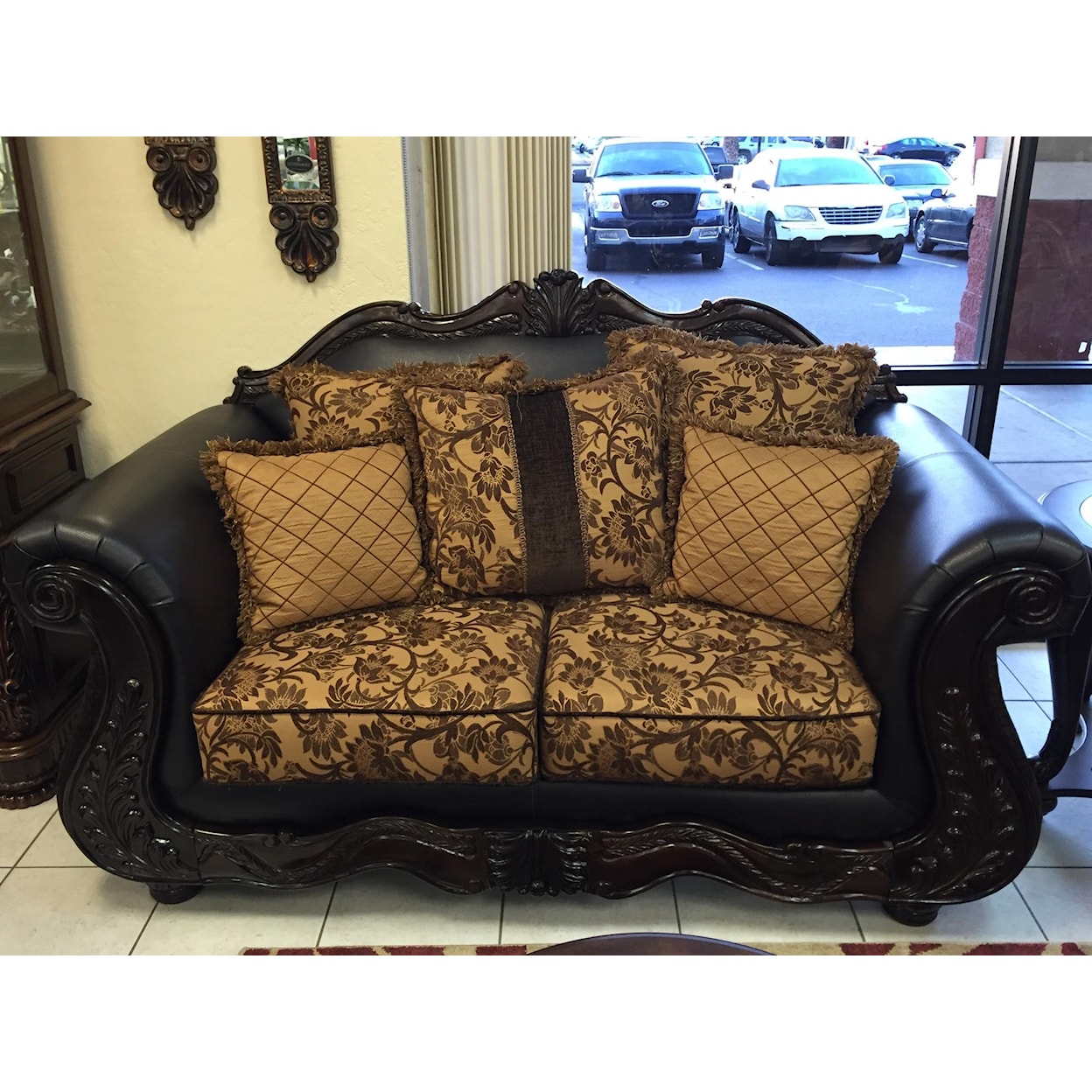 DS Eagle Love Seat