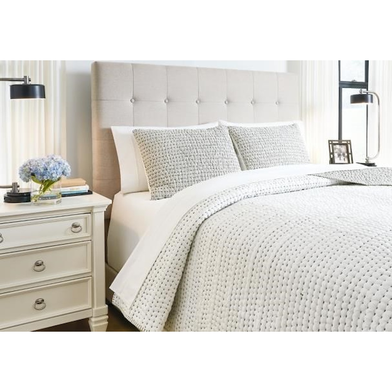 Ashley Furniture Doralia Doralia Queen Coverlet