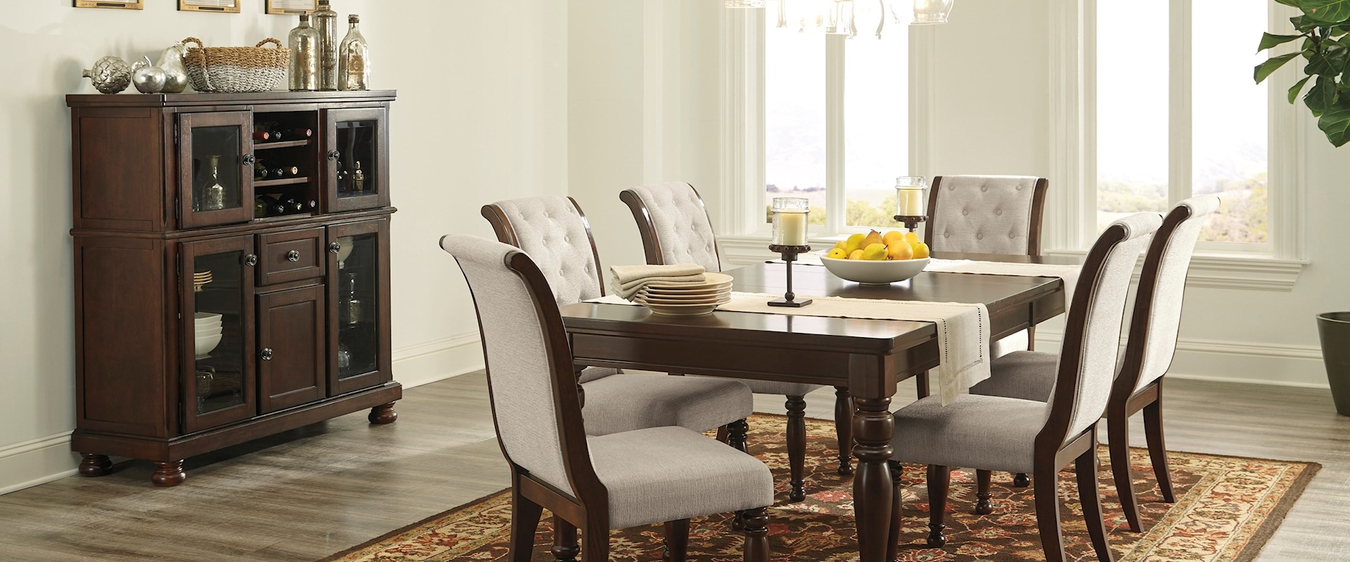 Casual Dining Room Group