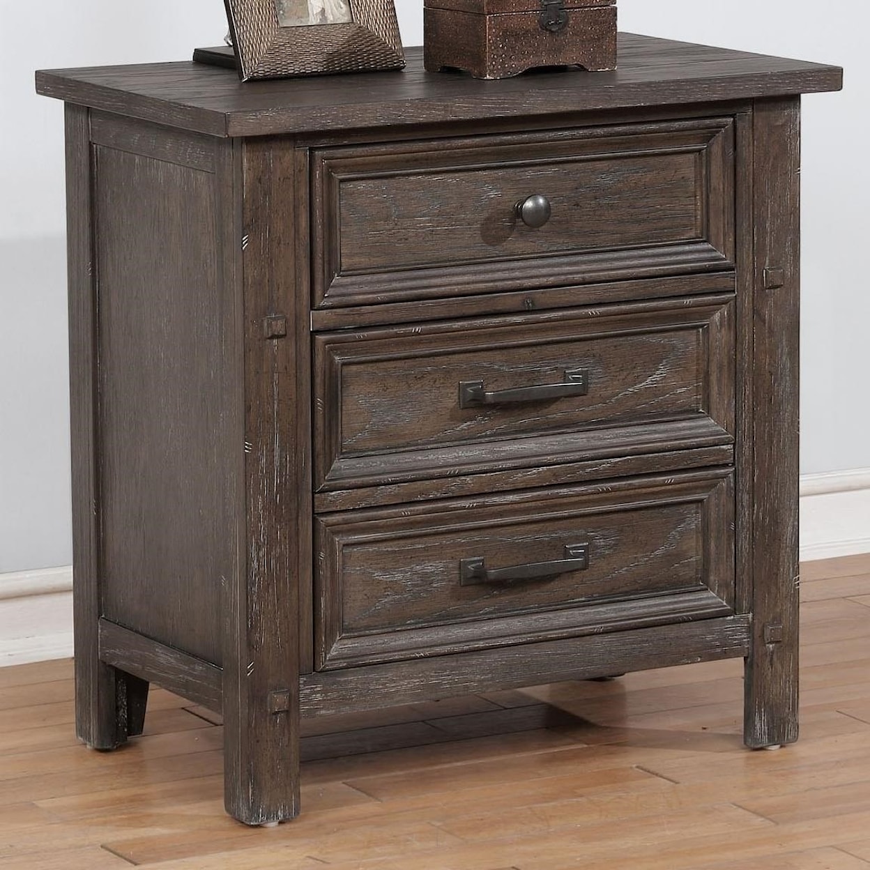 Avalon Furniture B1600 Nightstand