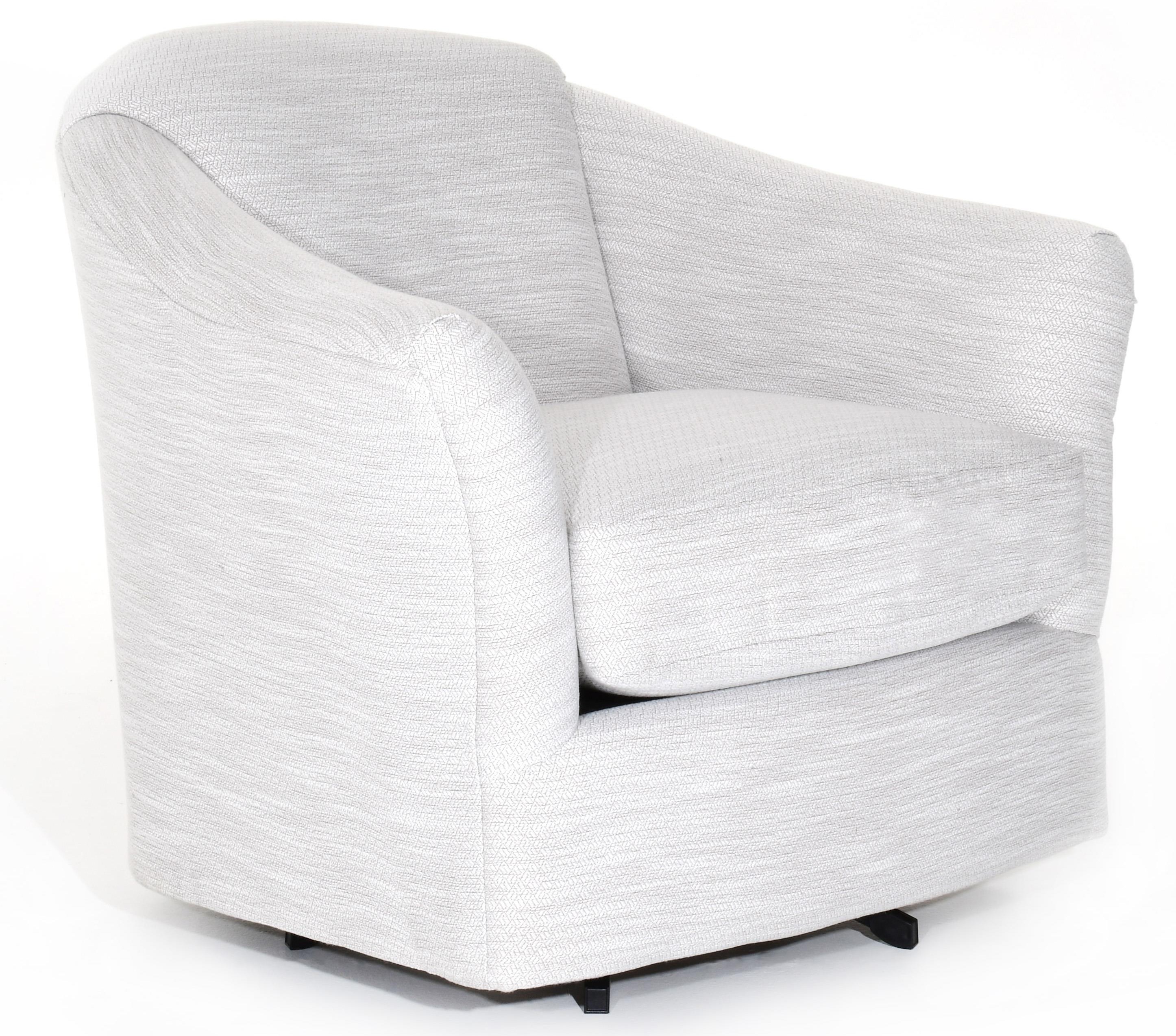 Best Home Furnishings Darby Swivel Chair