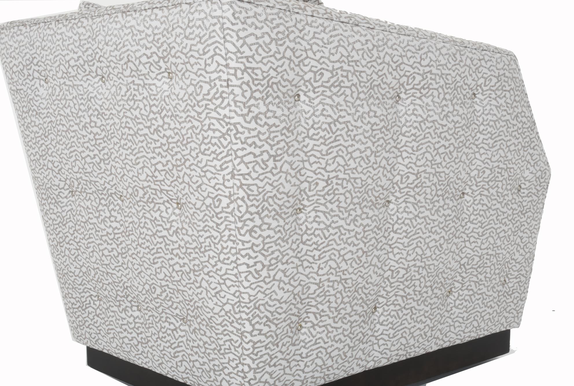 Tuft and Turn Swivel Chair