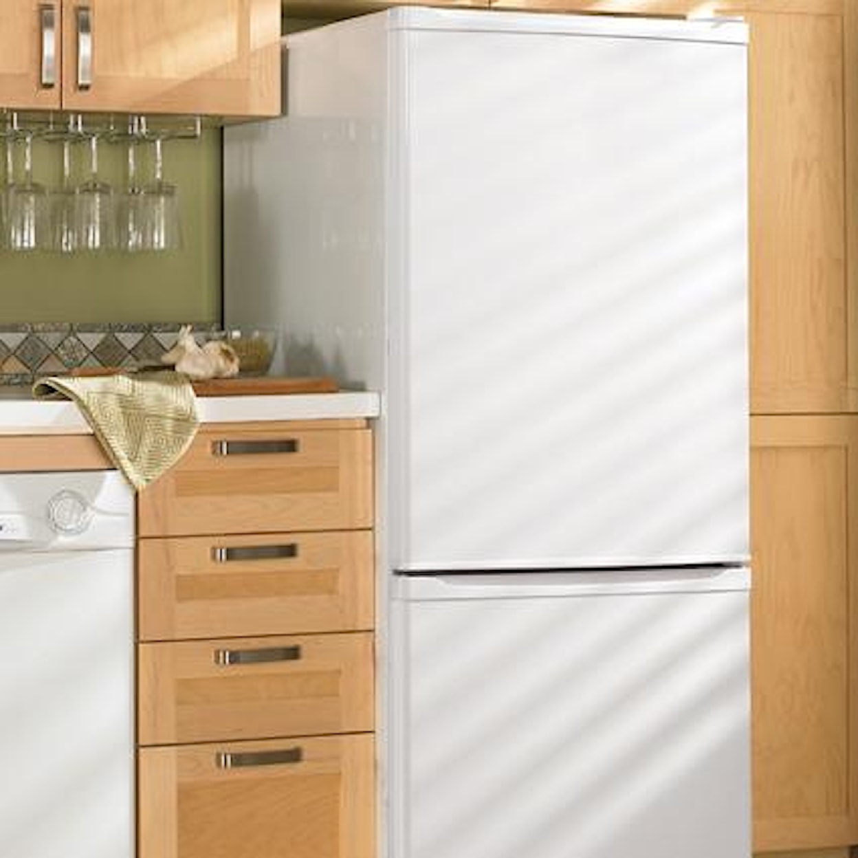 Danby Refrigerators 9.2 Cu. Ft. Bottom Freezer Refrigerator