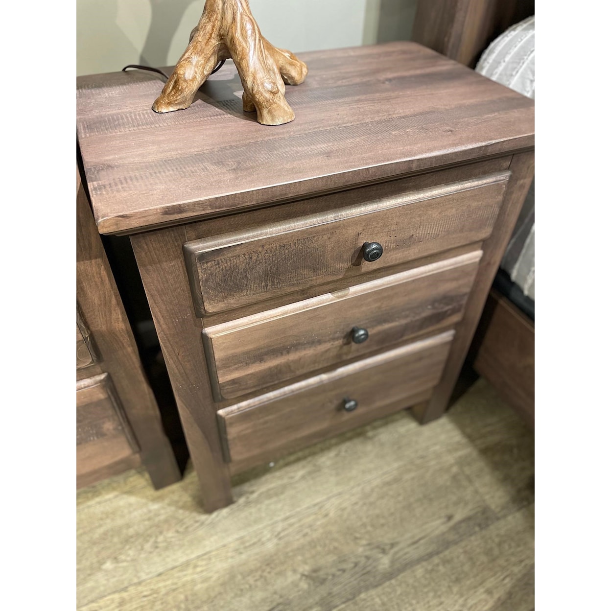 Daniel's Amish Lewiston Nightstand