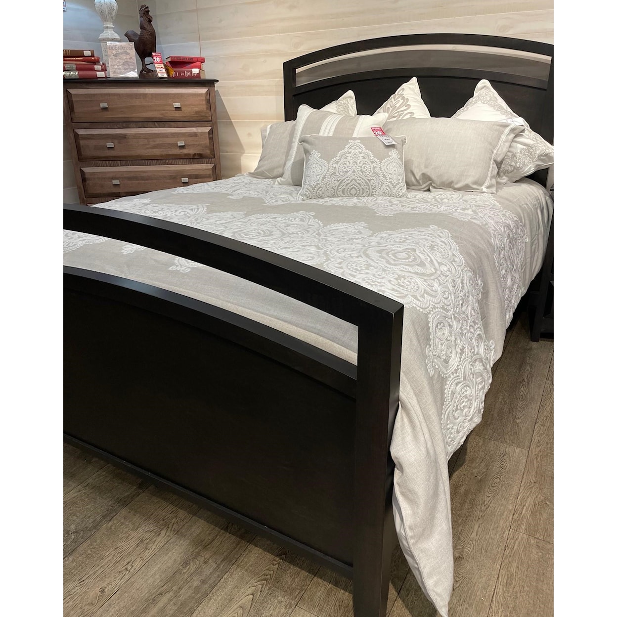 Daniel's Amish Nouveau Queen Frame Bed