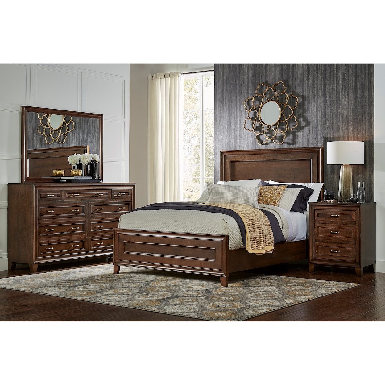 Daniel's Amish Summerville King Bed with Standard Height Footboard