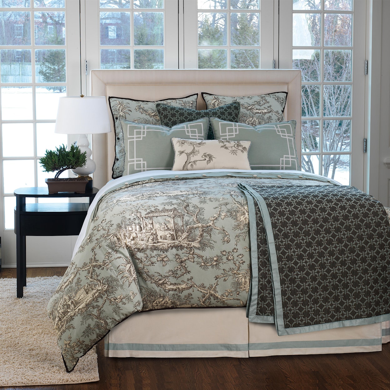 Eastern Accents Vera Cal King Button-Tufted Comforter
