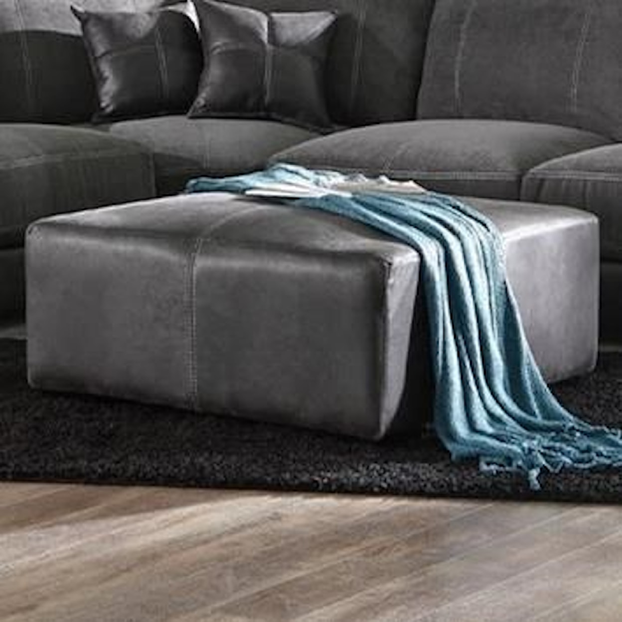 Franklin 840 Teagan Ottoman